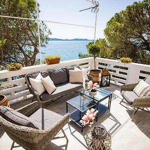 Apartment Center - Directly On The Sea, Zadar